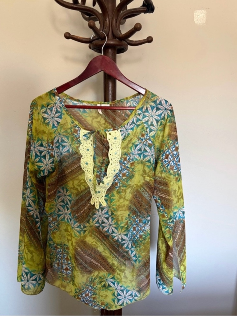 Yellow-Green Floral Boho Blouse with Cream Lace Trim, blue jewels , ptp 19, L-26